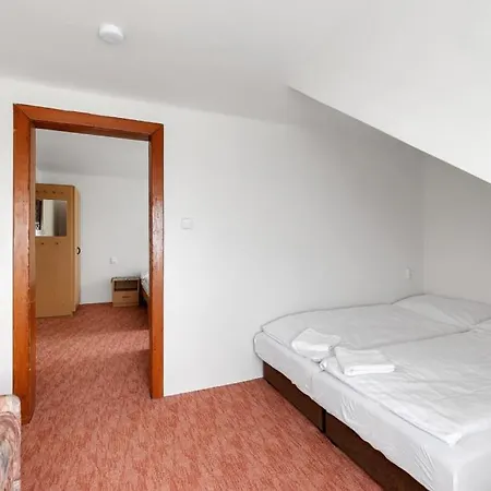 Konukevi Martinova Bouda 3*